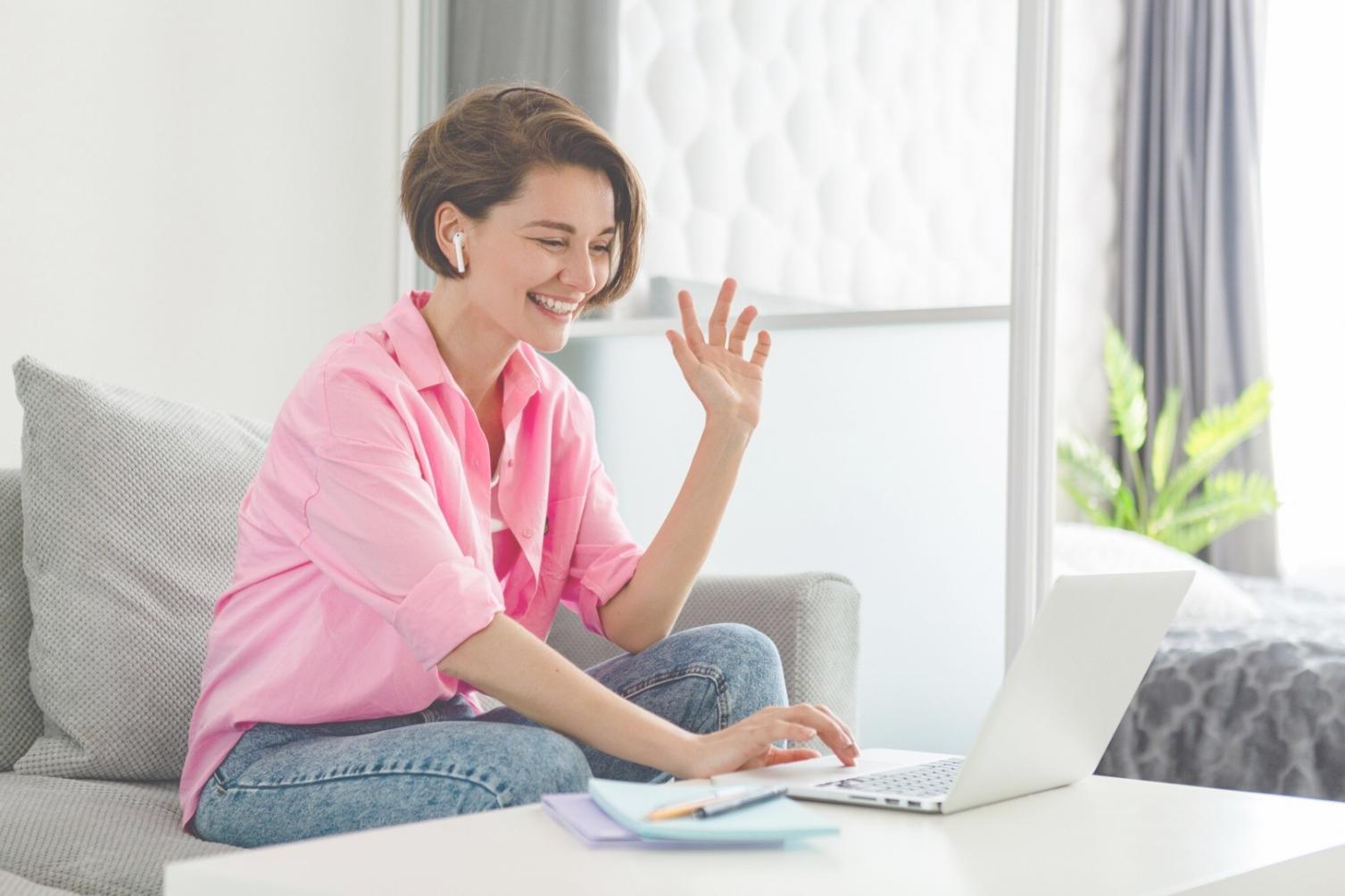 Students engaged in investment learning session with financial charts and analysis materials